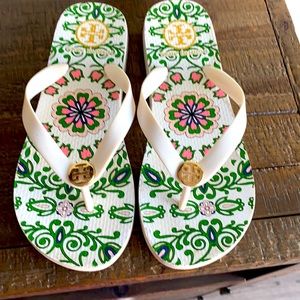 Tory Burch flip flops sz 8